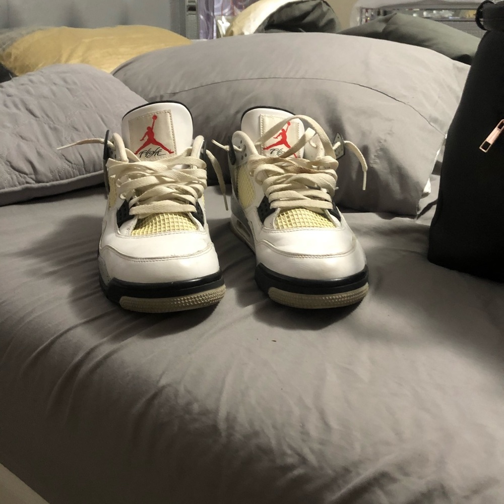 Air Jordan Retro 4